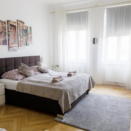 Moonlight Apartment With Porch Near Schoenbrunn And Westbahnhof Vienne Extérieur photo