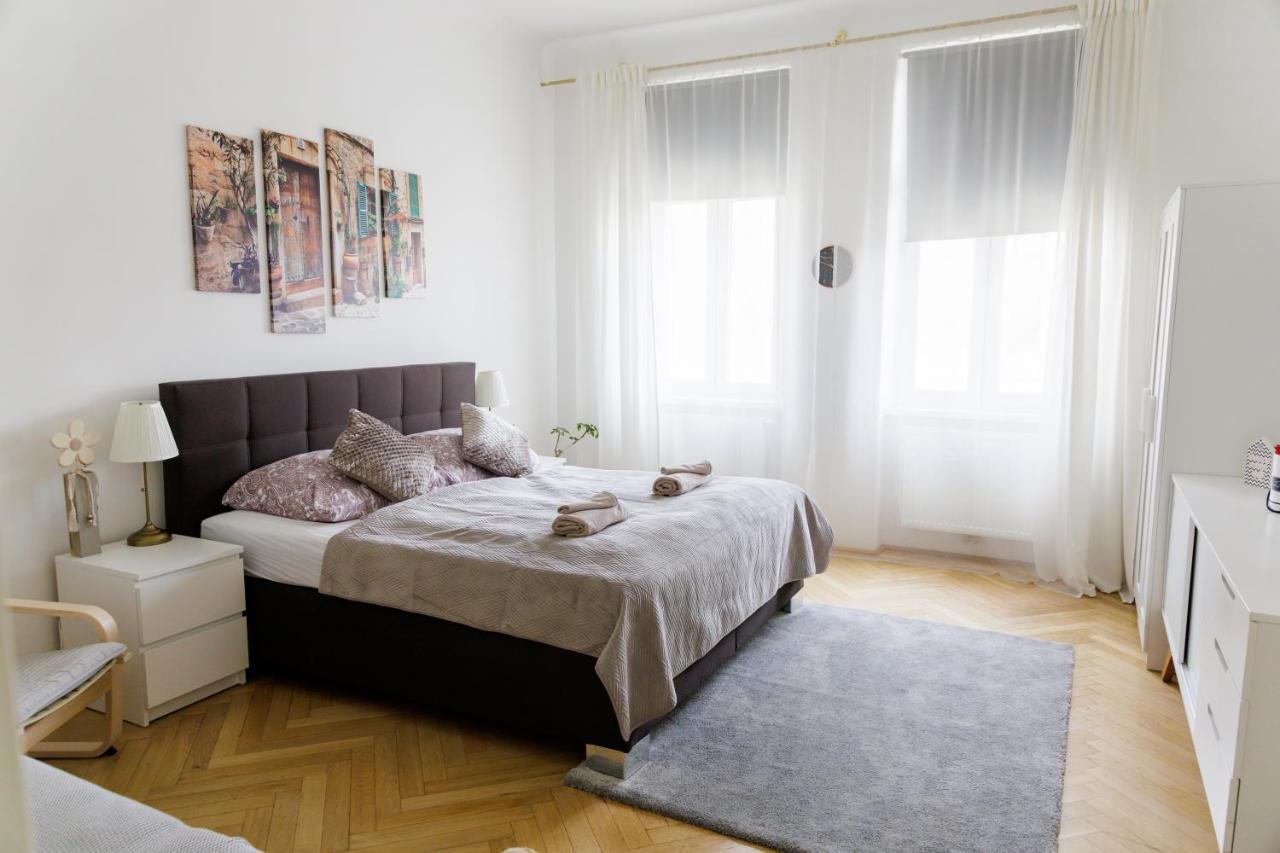 Moonlight Apartment With Porch Near Schoenbrunn And Westbahnhof Vienne Extérieur photo