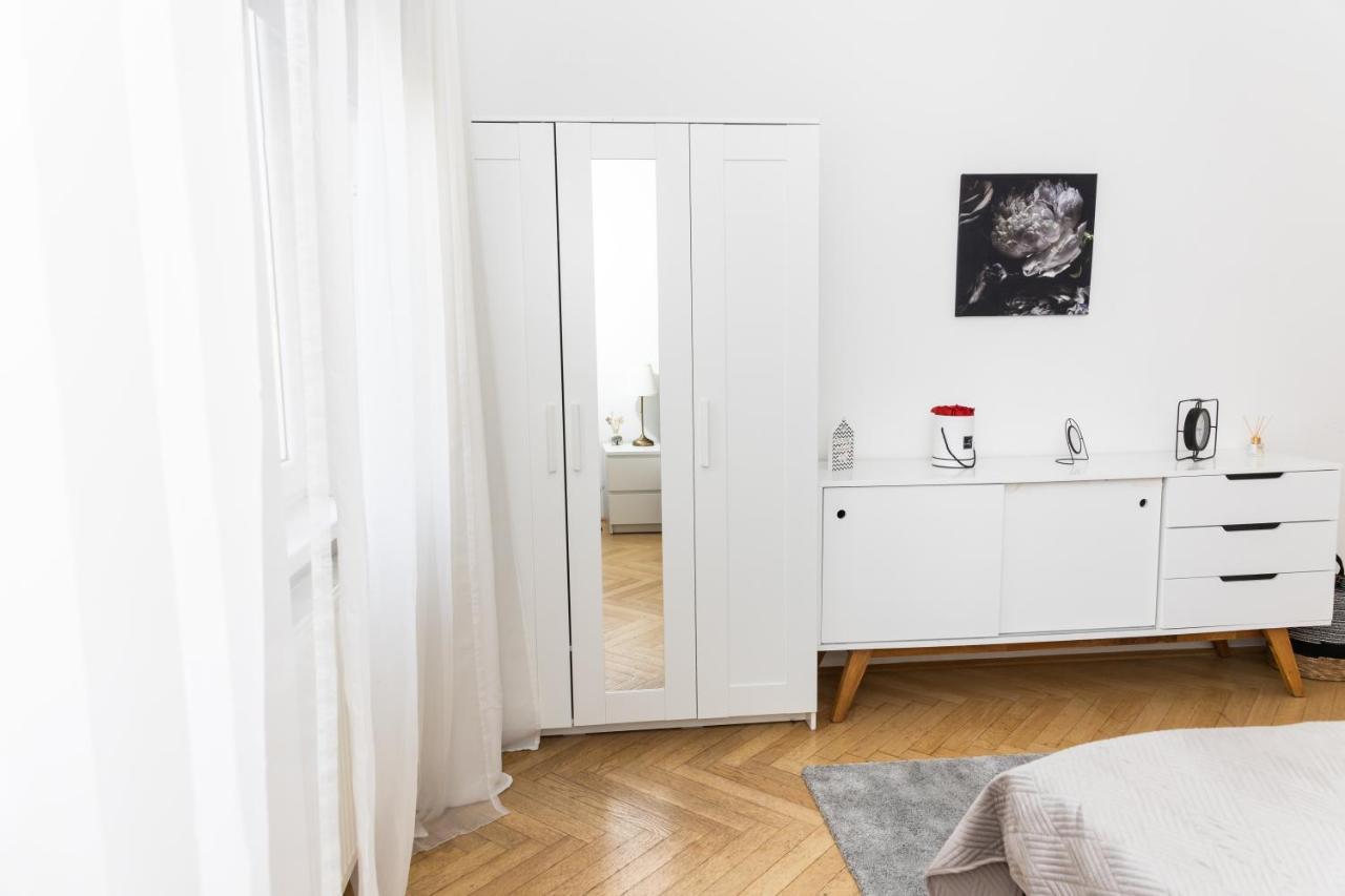 Moonlight Apartment With Porch Near Schoenbrunn And Westbahnhof Vienne Extérieur photo